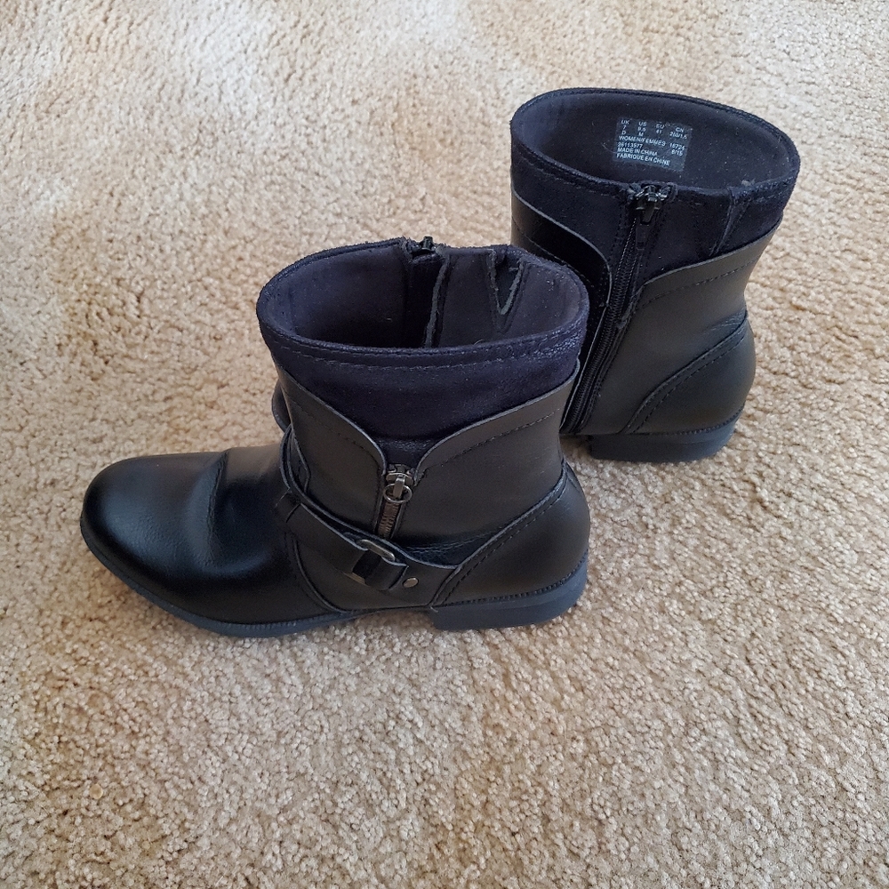 Boots - Picture 2 of 5
